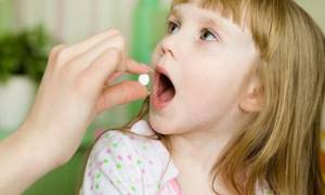 Прием некоторых лекарственных средств может повышать уровень эпителий в моче у ребенка